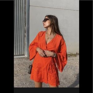 Beautiful short Zara dress. Only worn once for a few hours